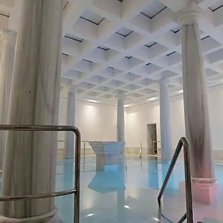 Palacio De 5*